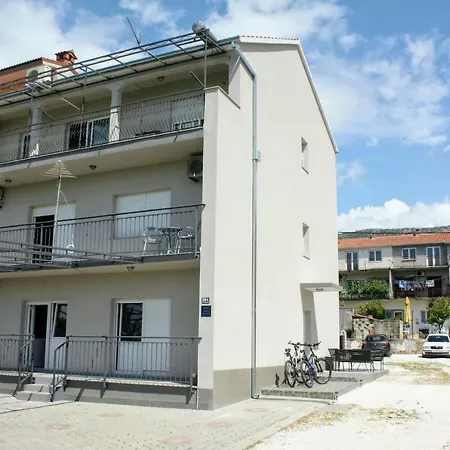 Big Ivan Apartmán Kaštela